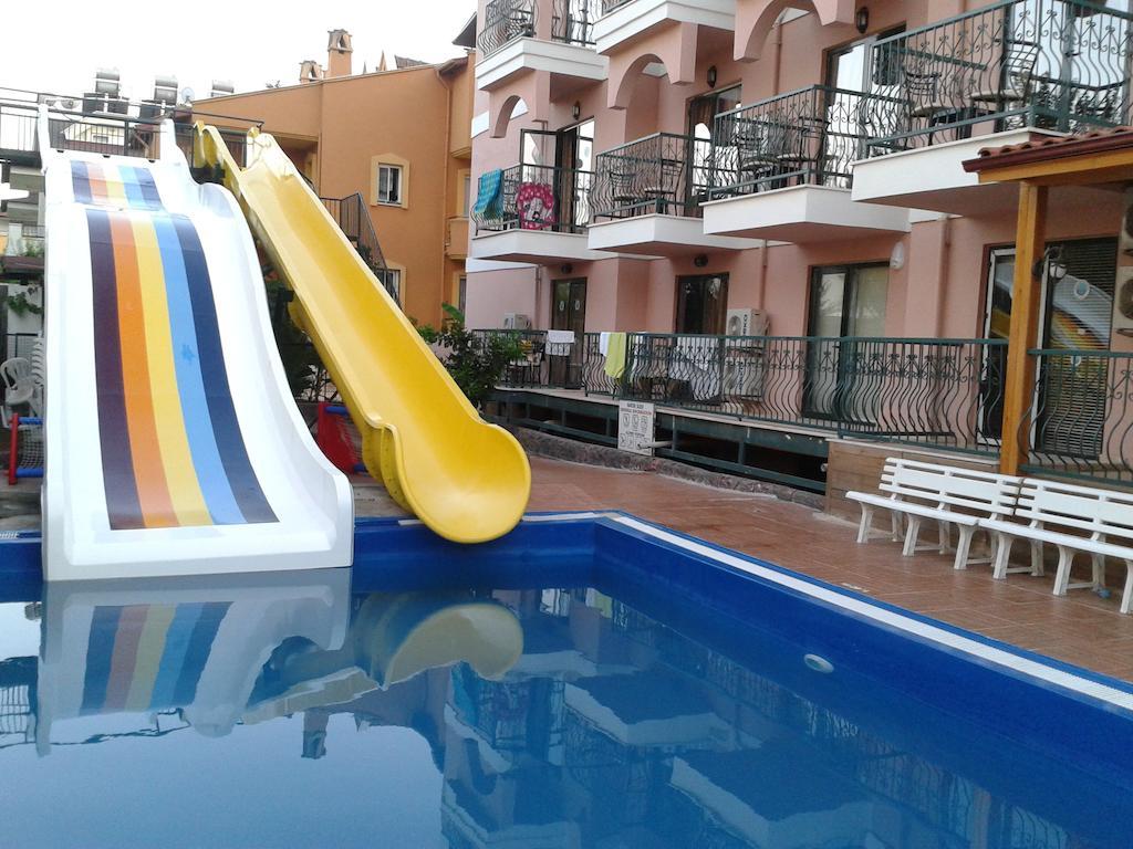 Club Chicago Hotel Marmaris Bagian luar foto