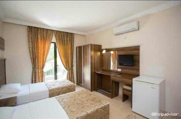 Club Chicago Hotel Marmaris Bagian luar foto